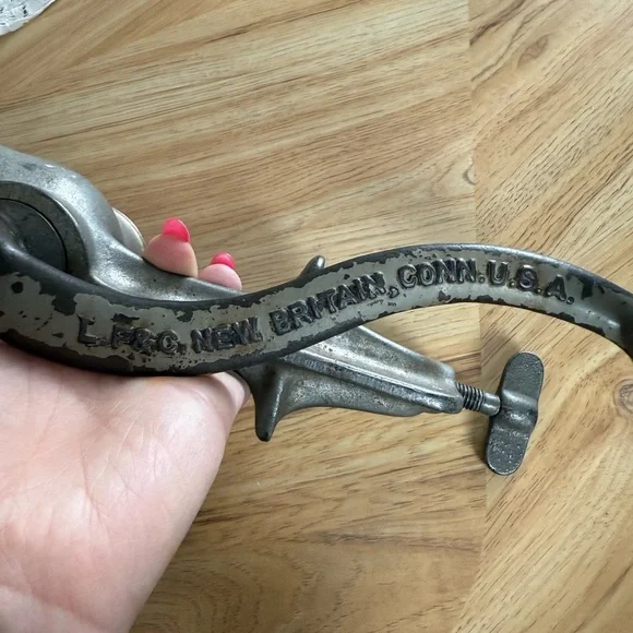 Vintage Meat Grinder Universal No. 2 Food Hand Crank Made In USA - Picture 3 of 7